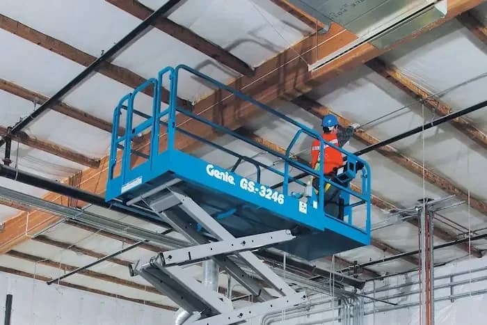 GS-3246 E-Drive NMT: Plataforma Tesoura Genie