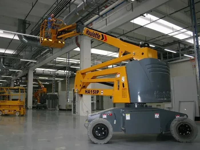 HA15 IP Plataforma Articulada Elétrica Haulotte