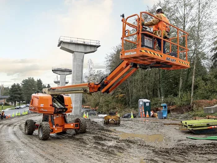 JLG 670SJ: Plataforma de lança autonivelante telescópica