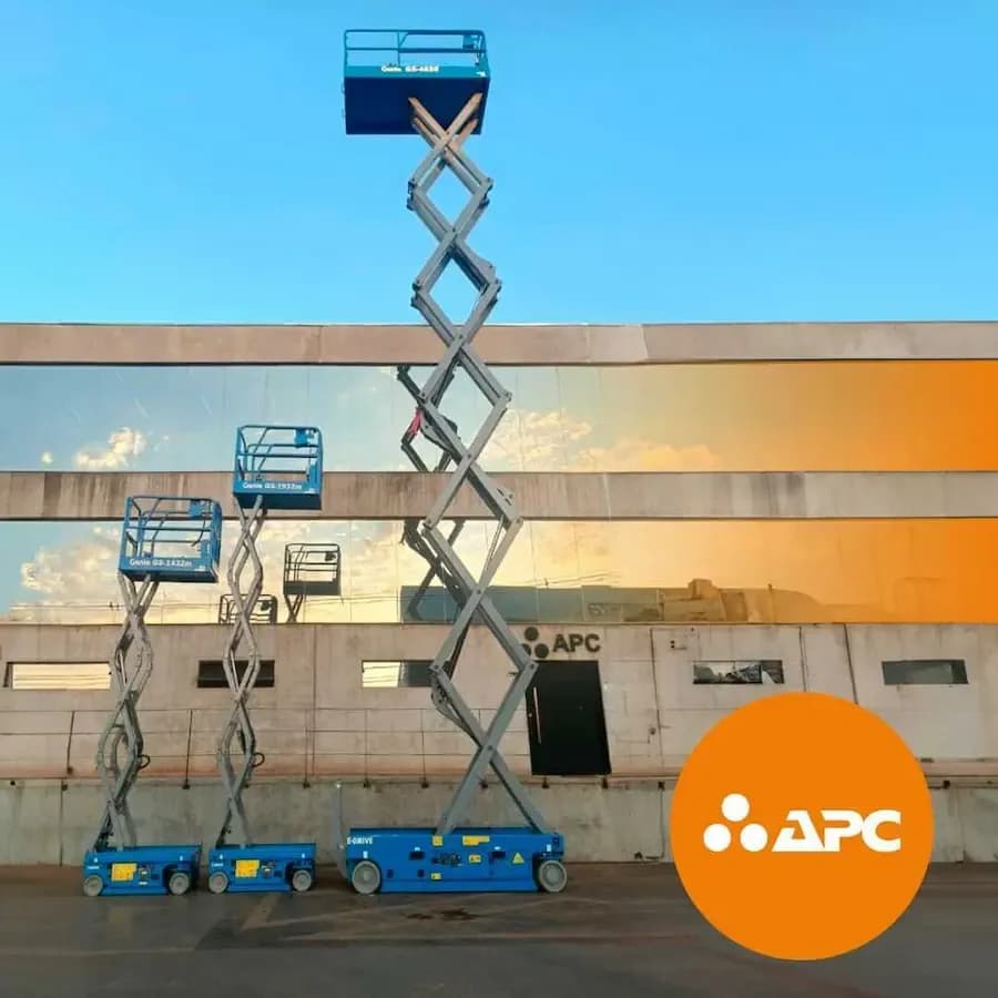 Plataformas Elevatórias Tesouras de 10 a 15 Metros