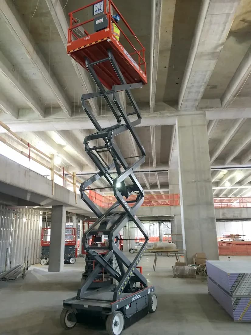 SJ4632 Skyjack: Plataforma Tesoura Líder