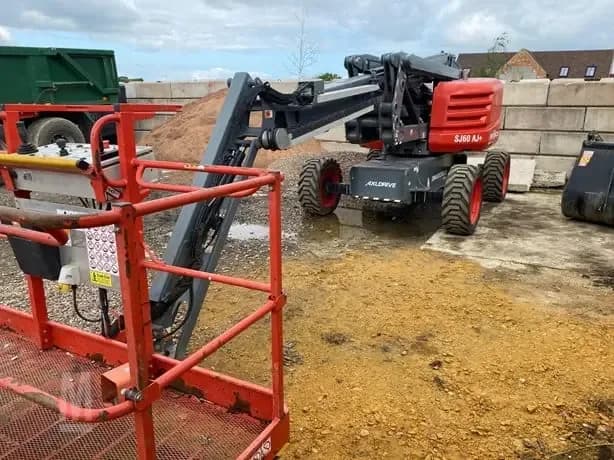 Skyjack SJ60 AJ: Plataforma lança articulada