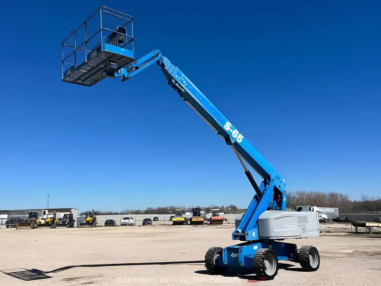 Plataformas Elevatórias Telescópicas: Conheça os Benefícios!