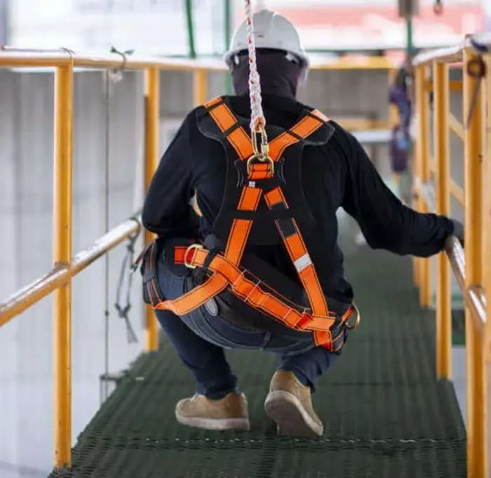 EPIs para Trabalhos em Altura: Guia Completo para Segurança