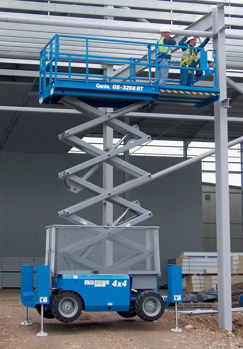 Genie GS-3268RT 4X4: Plataforma Tesoura (Sanfonada)