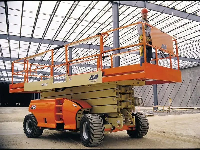 4394RT: Plataforma Elevatória Tesoura Diesel JLG