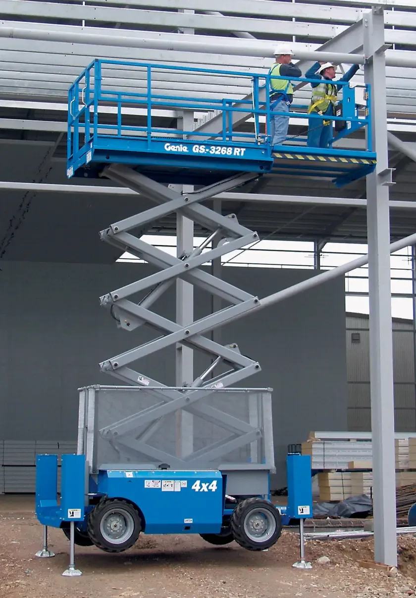 Genie GS-3268RT 4X4: Plataforma Tesoura (Sanfonada)