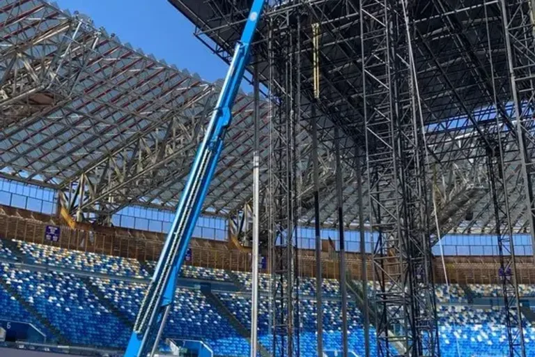 Alugar Plataformas Elevatórias Telescópicas: Saiba os Benefícios
