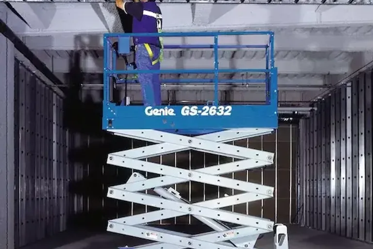 Genie GS-2632 E-Drive NMT: Plataforma Tesoura (Sanfonada)