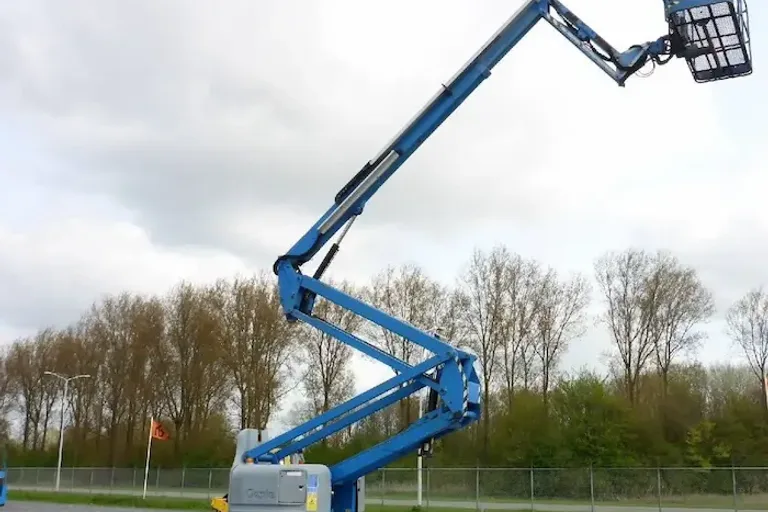 Genie Z-60/34 J RT 4X4: Plataforma Articulada