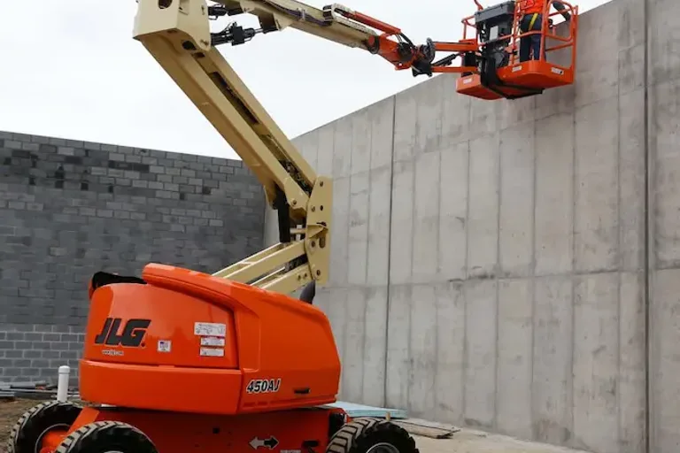 JLG 450AJ: Plataforma JLG Articulada Elétrica