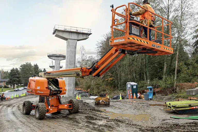 JLG 670SJ: Plataforma de lança autonivelante telescópica