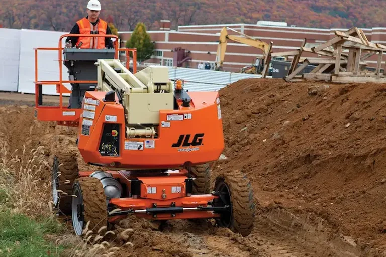 JLG EC340AJ: Plataforma Articulada