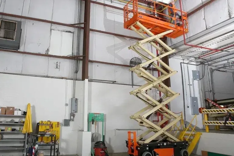 JLG R4045: A escolha inteligente para elevação rápida e segura