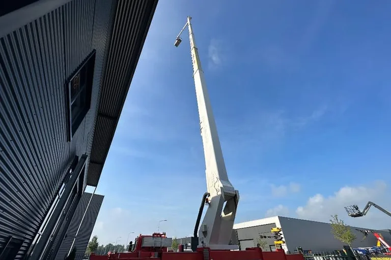Qual é a maior plataforma elevatória do Brasil?