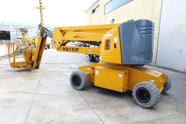 Plataformas Elevatórias Haulotte: Conheça a Marca! Haulotte HA15 IP Articulada Elétrica