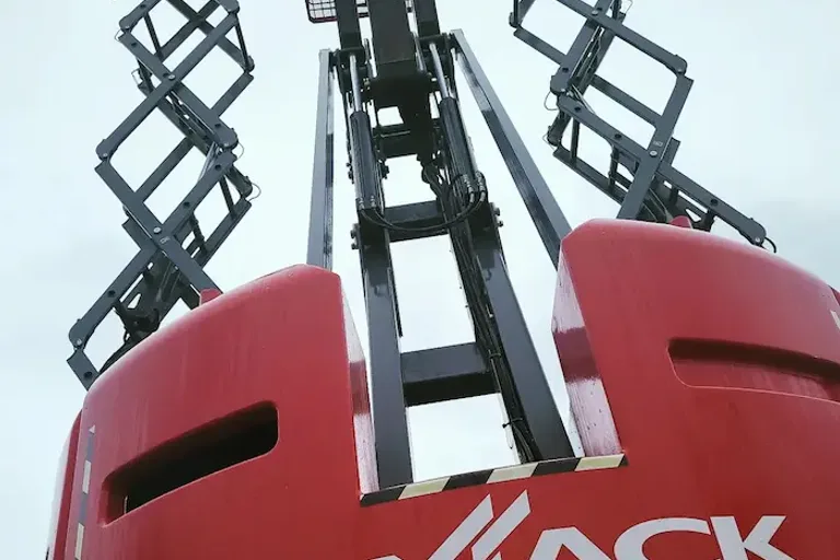 SJIII3223: Plataforma Elevatória Tesoura SkyJack