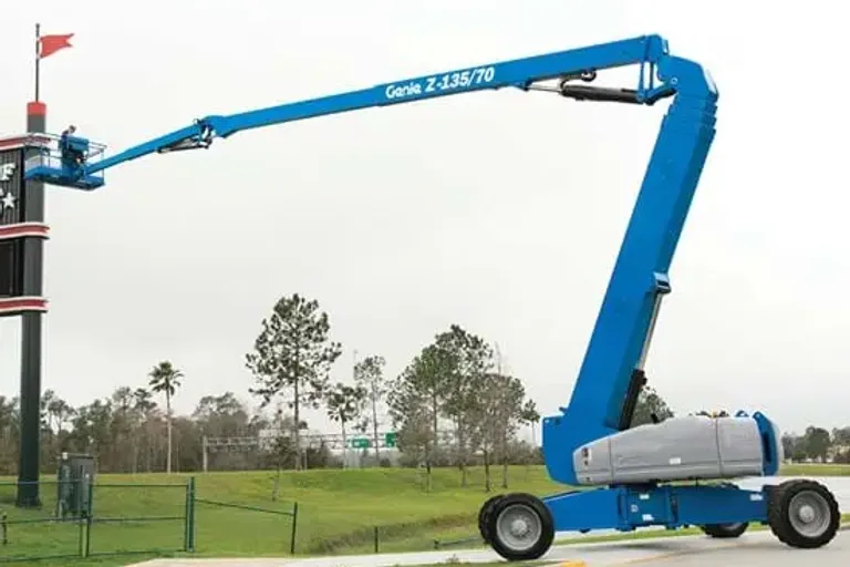 Z 135-70: Plataforma Articulada Diesel Genie