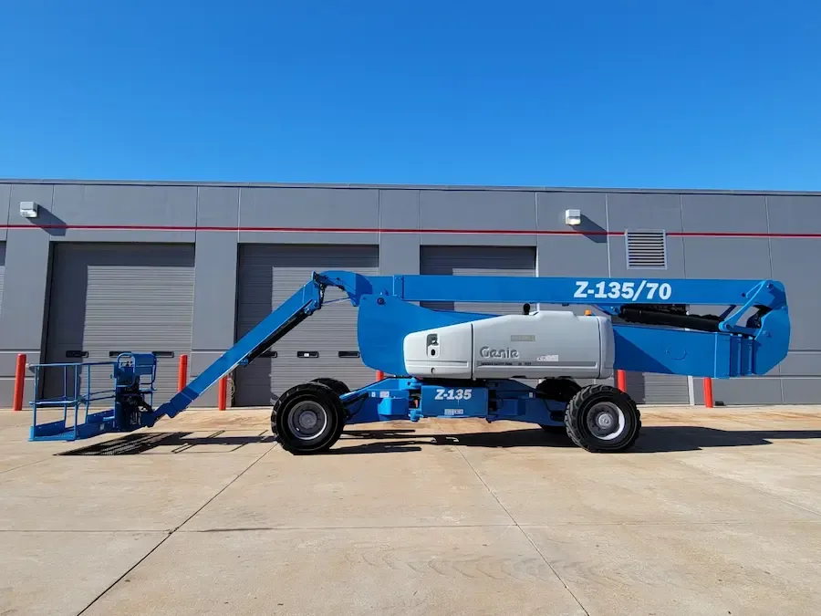 Z 135/70: Plataforma Articulada Diesel Genie